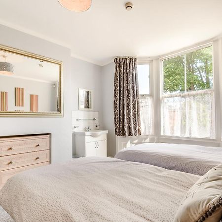 Queen Bs Bridlington Bagian luar foto